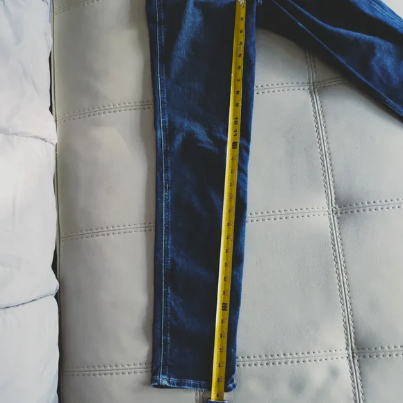 Hollister Dark Blue Denim Jeans - Picture 11 of 11